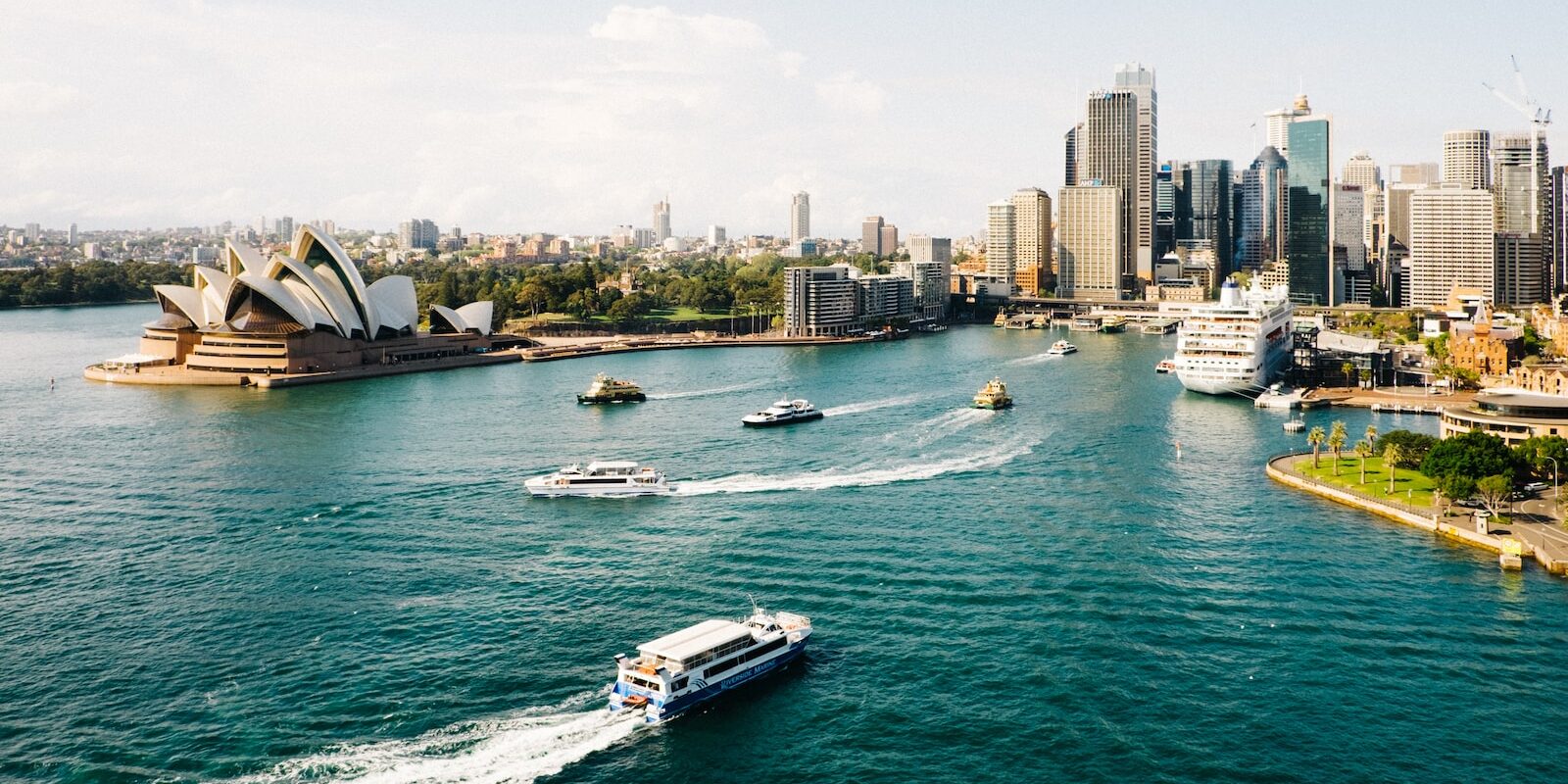 10 AMAZING VACATION SPOTS FOR BUSINESS TRAVELERS: PERFECT HOLIDAY DESTINATIONS FOR BLEISURE TRAVELERS